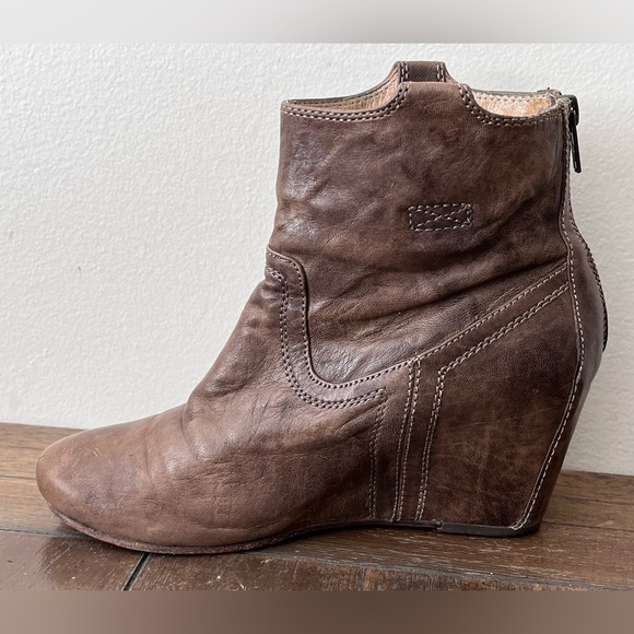 Frye Carson Wedge Bootie Womens size 7.5 - Picture 12 of 12